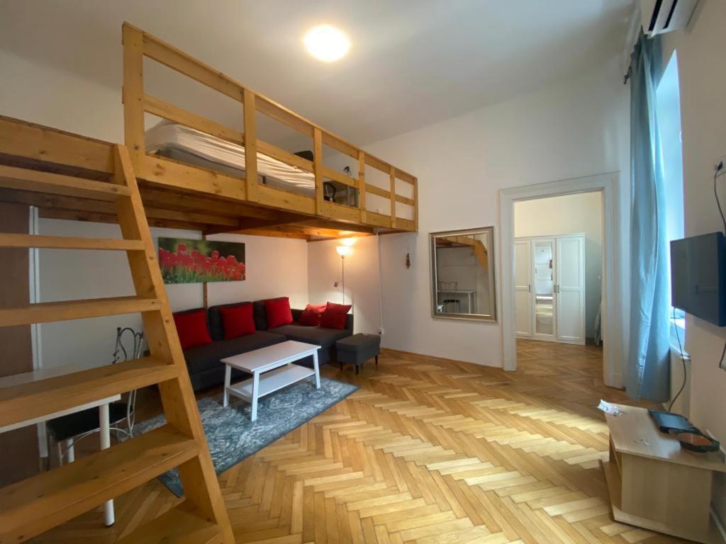 Ac With Free Parking At Acacia St, City Center Budapeşte Dış mekan fotoğraf